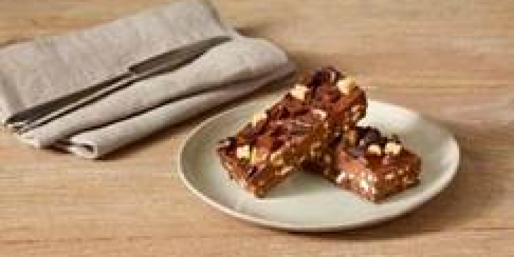 Finsbury teams up with BOSH! for new vegan traybake